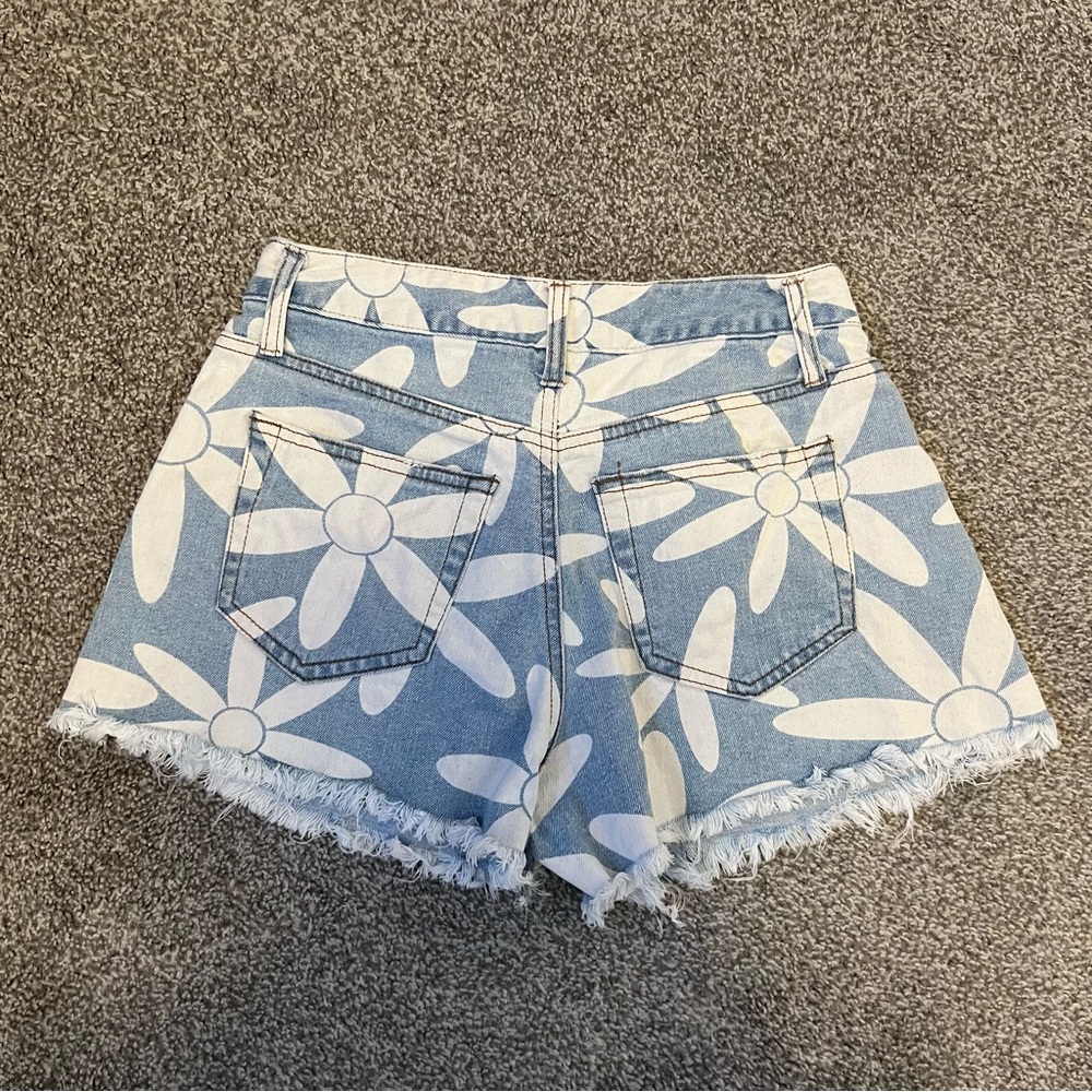 Vanilla Star Daisy Jean Shorts Size 3 - Picture 5 of 10